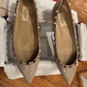 Valentino Garavani Rockstud Patent Flats Nude 39.5 NEW Full Set Box Dust Bag